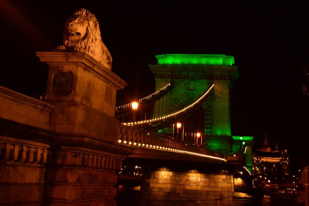 Chain Bridge, Budapest - photo made by MiliMundo